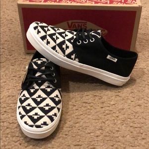 Tazie SF Geo Check Vans